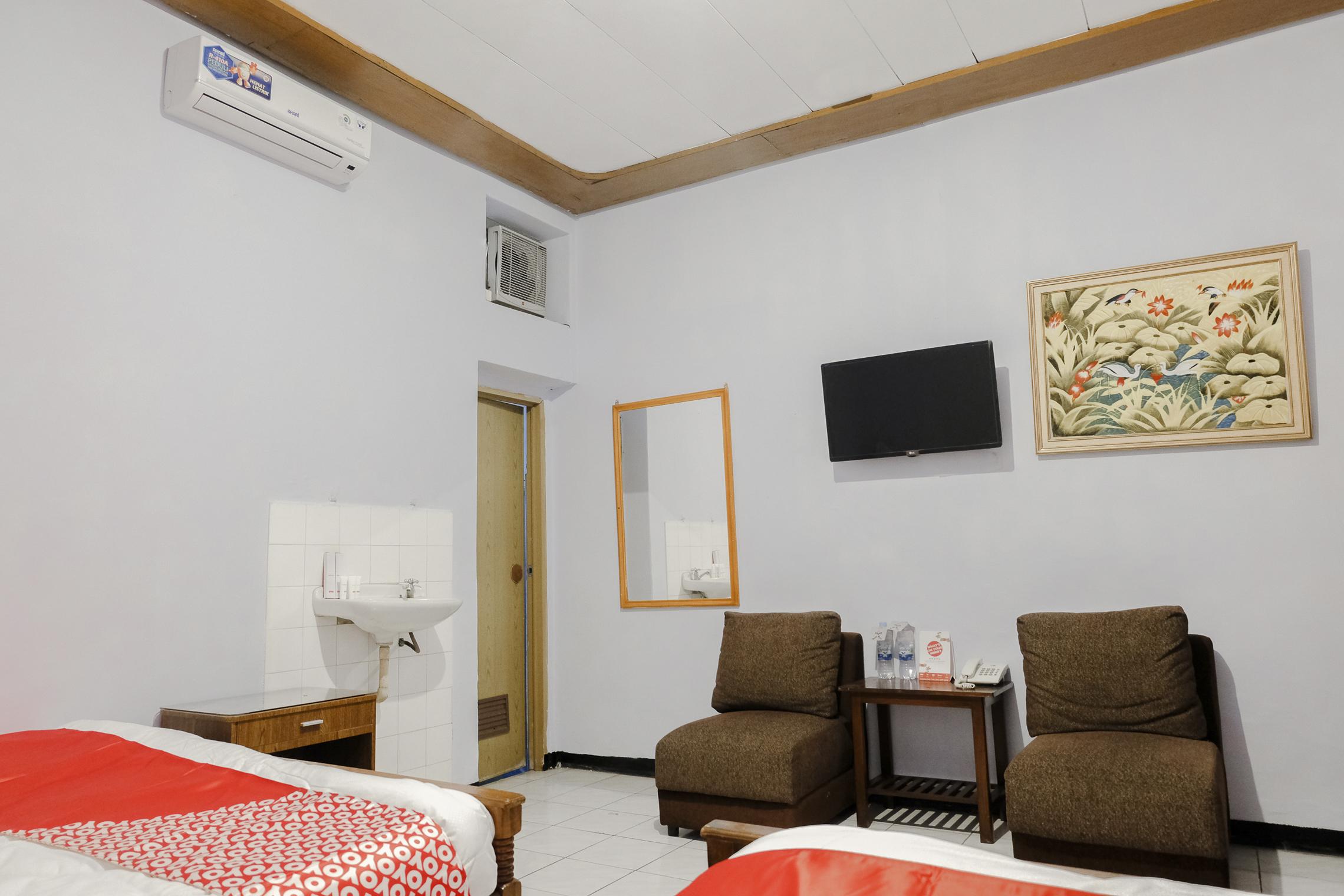 OYO 1036 Hotel Palem 1 Malang Exterior foto