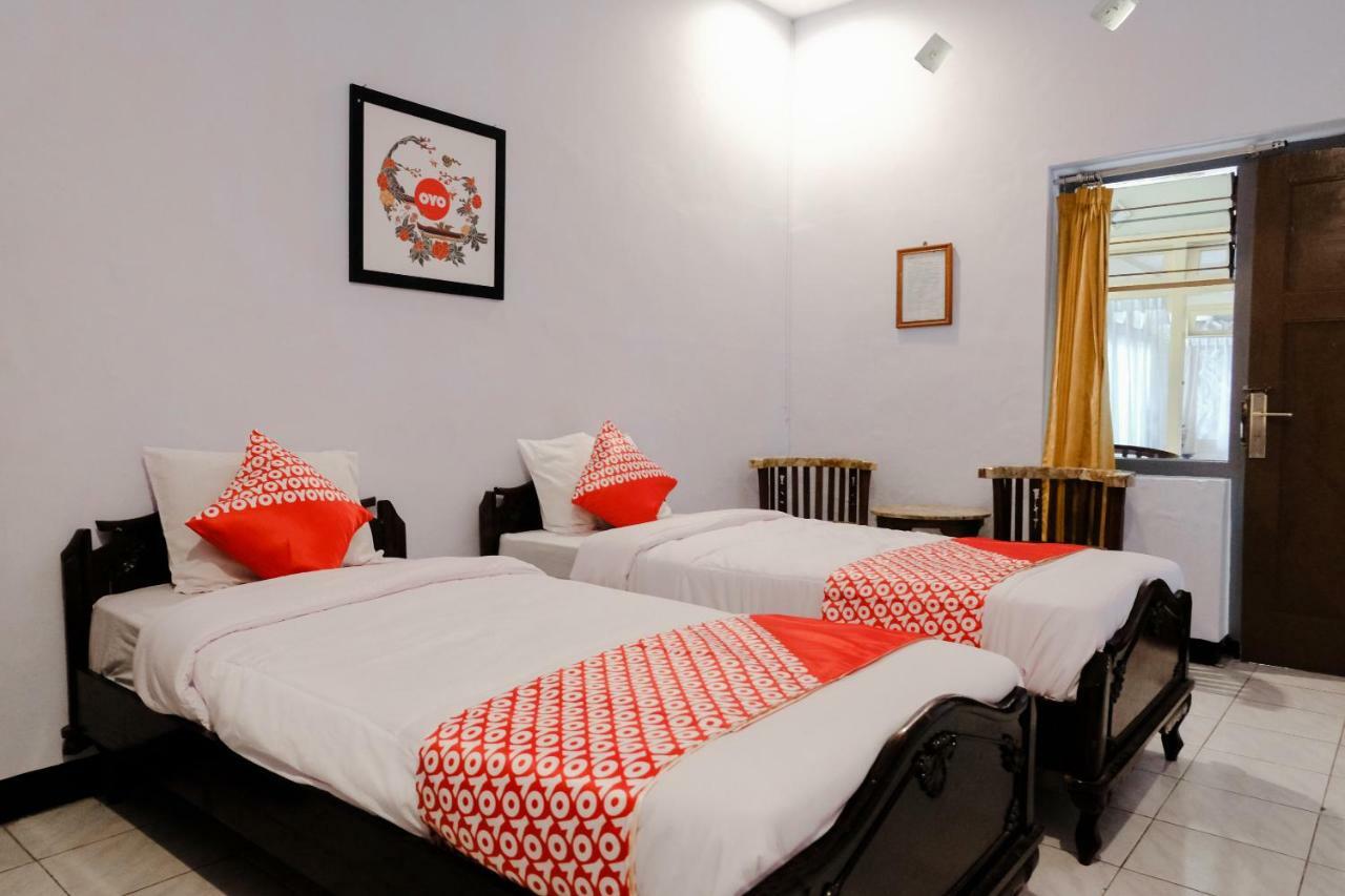 OYO 1036 Hotel Palem 1 Malang Zimmer foto